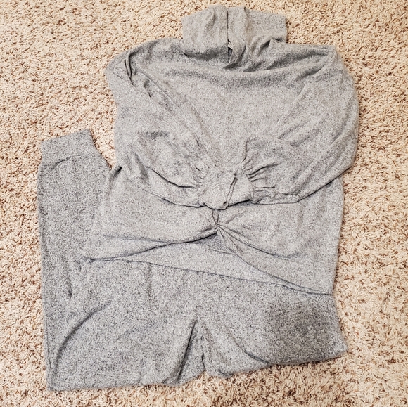 Venus Women's Hacci Jogger & Sweatshirt Set Heather Grey - Picture 2 of 9